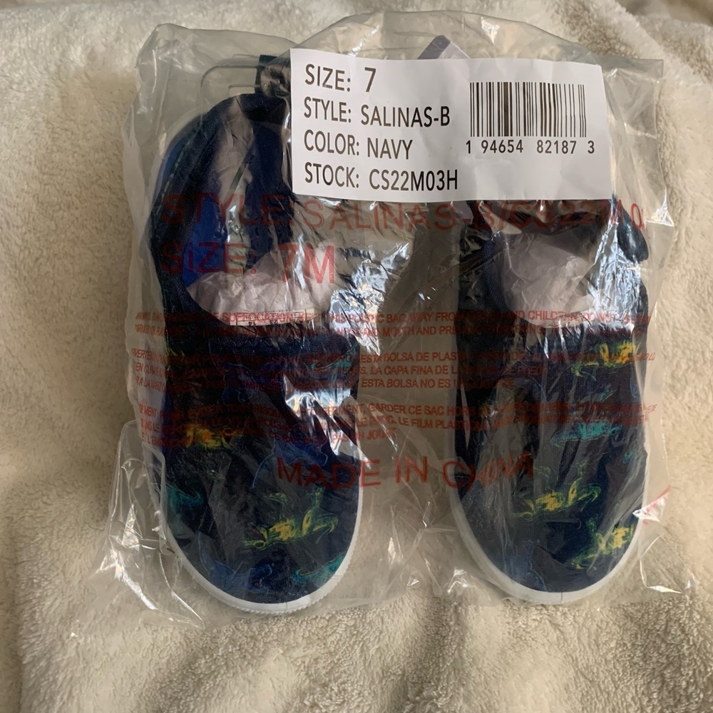 Carters dinosaur water shoes NWT